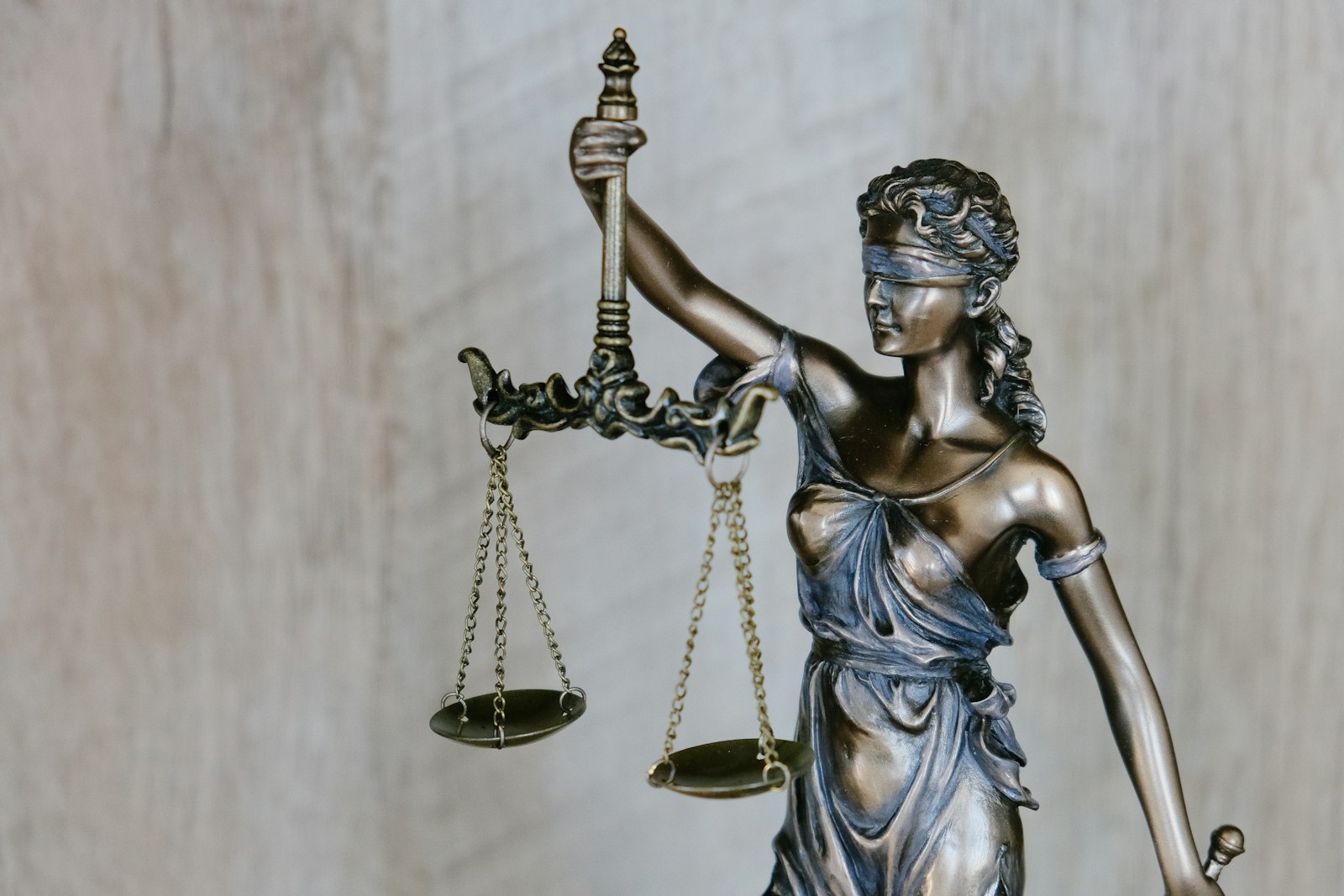 Legal reference library — drafting authoritative contracts